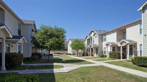 Photos | Springs at Live Oak Apartments in Live Oak, TX