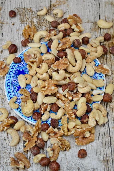 Healthy Roasted Nuts: Sweetly Spiced (No Sugar) | Tin and Thyme