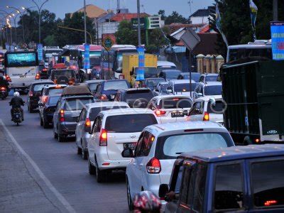 Kemacetan Arus Mudik Di Pantura Antara Foto