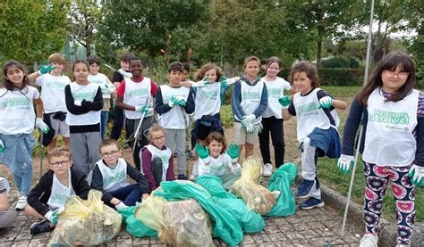 Mauges Sur Loire Les Enfants Des Charmilles Ont Ramass Kilos De