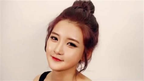 Amazing Korean Bun Hairstyle For Short Hair - Wavy Haircut