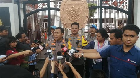 Ribuan Personel Gabungan Polda Metro Jaya Amankan Demo Di Gedung DPR