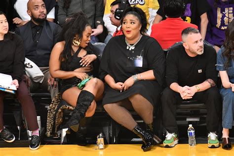 See Lizzo Twerk Courtside At The La Lakers Game Popsugar Celebrity Uk Photo 18