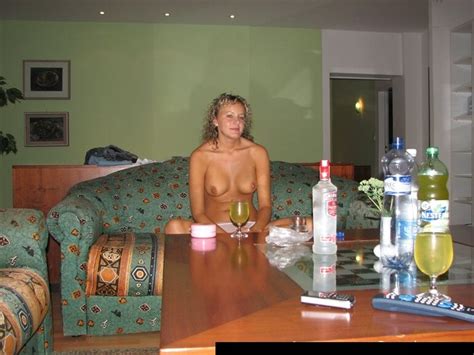 Amateur Blonde Paras X Porn Pic