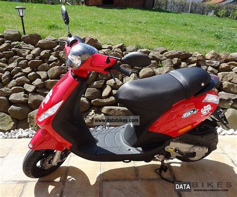 piaggio zip   model