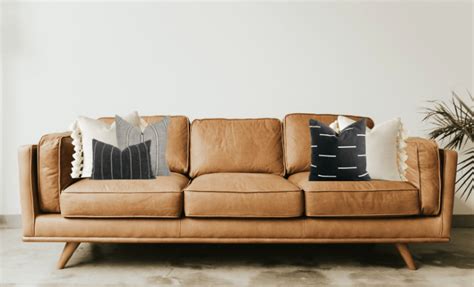 10 Pillow Combinations For Brown Couch - Joyfully Growing Blog | Brown ...