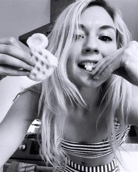 Emily Kinney So Cute On Selfie Like A 20yo Girl 39 Photos The