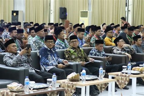 Buka Bimtek Petugas Kloter Stafsus Menag Ingatkan Petugas Tidak