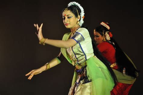 Dance_with_Rabindra_Sangeet_-_Kolkata_2011-11-05_6716.JPG (4288×2848 ...