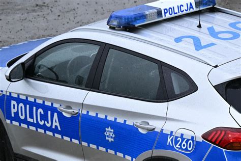 Wypadek policyjnego radiowozu zamykającego kolumnę rządową Lądował