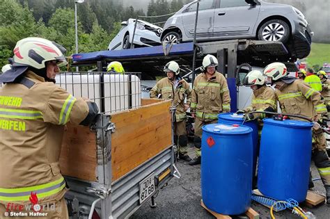 Sgb Mehrstündige Bergeaktion nach schwerem Lkw Unfall Autotransporter