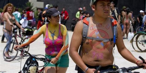 Fotos Ciclistas desnudos toman las calles Publimetro México