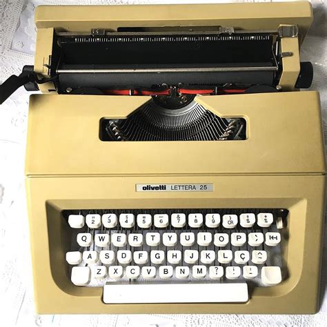 M Quina De Escrever Olivetti Lettera Nude Funcionando