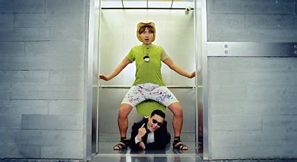 File Gangnam Style Elevator Scene Screenshot Png Wikipedia