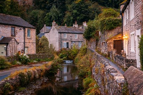 Castleton Guide Pubs Things To Do And How To Visit The Mysterious