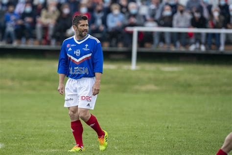 Photo Bixente Lizarazu Lors Du Match D Inauguration Du Stade Charles