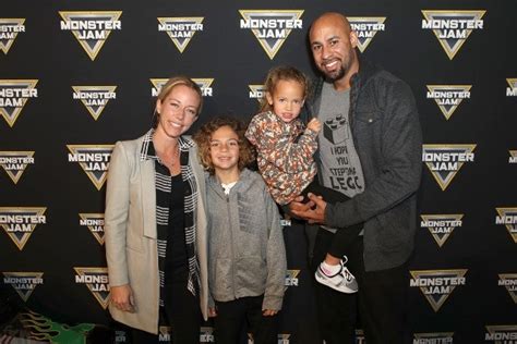 Kendra Wilkinson and Hank Baskett Enjoy Family Outing After Admitting ...