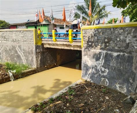 Proyek Pelebaran Jembatan Babakan Jati Diduga Pengerjaannya Asal Asalan