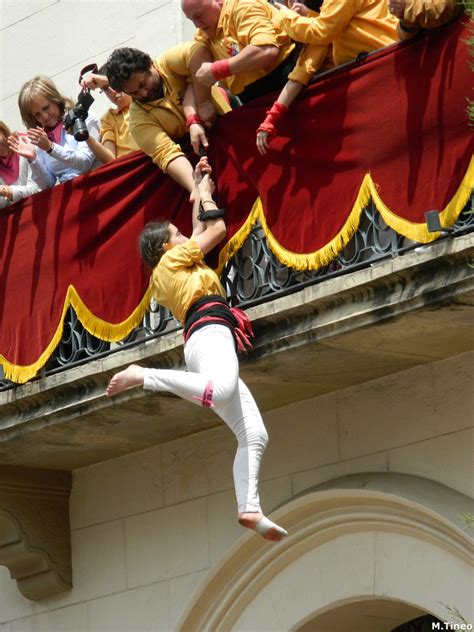 Festes De Maig De Badalona Castellers D Esplugues Flickr