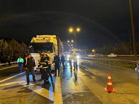 Anadolu Otoyolu nda çıkan yangında itfaiye personeli yaralandı Son Dakika