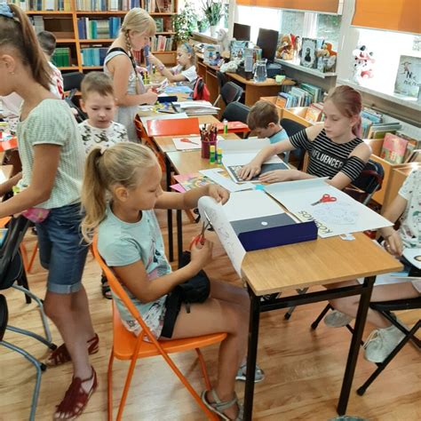 WAKACJE W BIBLIOTECE 2022 BIBLIOTECZNY LAPBOOK Miejska I Powiatowa