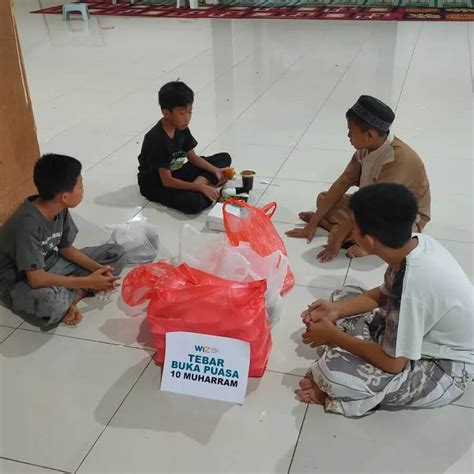 Penyaluran Donasi Buka Puasa Asyura Wahdah Inspirasi Zakat