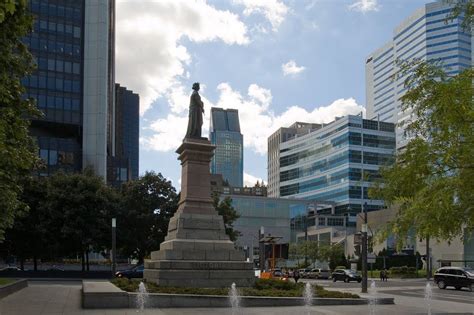 Victoria Square Montreal Qc Queen Victoria Victoria Photo