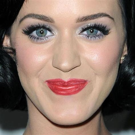 Katy Perry Makeup Silver Eyeshadow And Red Lipstick Steal Her Style