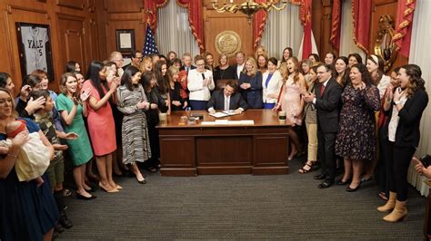 Ron DeSantis Raccatta Voti Sul Corpo Delle Donne Vieta L Aborto Dopo