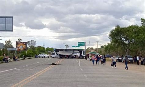 Bloquean Carreteras En Oaxaca Para Exigir Dinero Al Gobierno Nss Oaxaca