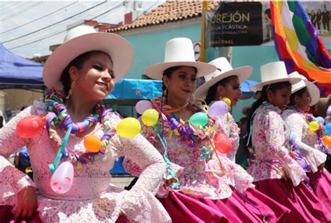 COMPARSAS CARROS ALEGÓRICOS FRATERNIDADES FOLKLÓRICAS Y AUTÓCTONAS