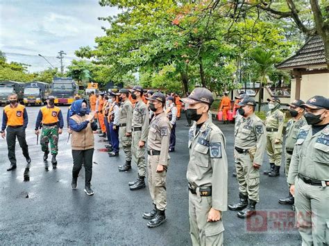 Siaga Bencana Bupati Etik Pimpin Apel Kesiapsiagaan