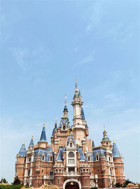 Disneyland Castle in Shanghai, China · Free Stock Photo