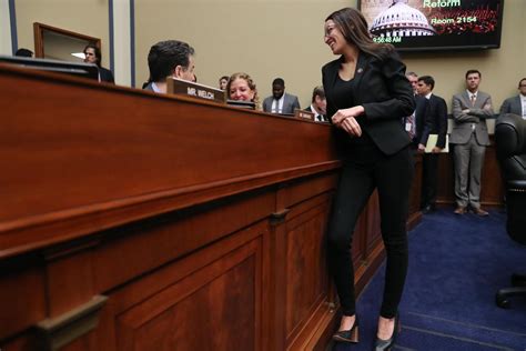 Alexandria Ocasio Cortez Begeistert Beim Workout