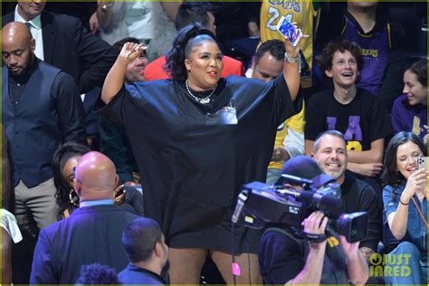 Lizzo Bares Her Thong While Twerking At The Lakers Game Photo 4400614 Lizzo Pictures Just