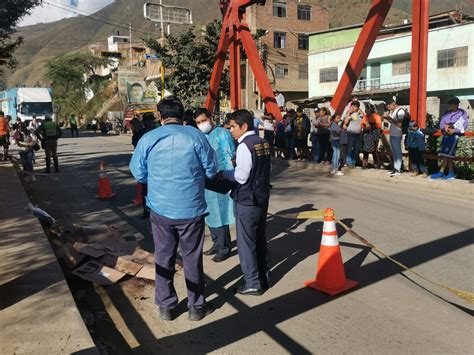 Mujer fue arrollada por camión cisterna cuando evitó que su perro sea