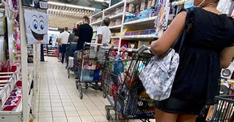 Cyclone Batsirai certains rayons dévalisés dans les supermarchés