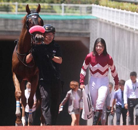 ＜中京2r＞3歳未勝利を制した河原田菜々とピエナパイロ（撮影・椎名 航） ― スポニチ Sponichi Annex ギャンブル