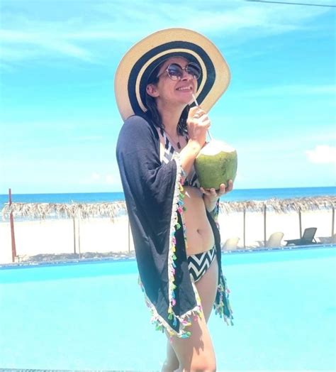 Desde la playa Daniela Luján impone estilo en bikini perfecto para los días soleados FOTO