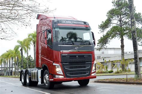 Volvo Fh Ganha Novidades Em Seguran A Autos Pesados