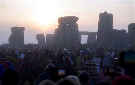 Crowds Mark Summer Solstice At Ancient Stonehenge Monument