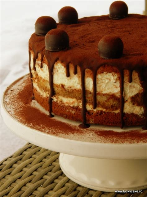 Tort Tiramisu Lucky Cake