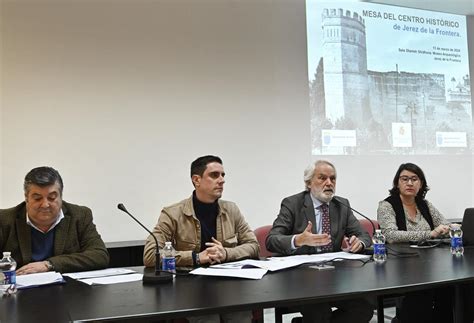 Jerez inicia plantaciones de árboles en el centro histórico tras la