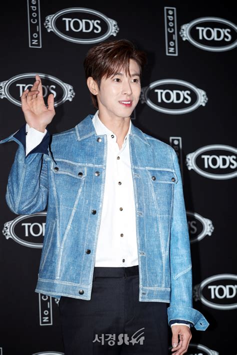 공식 Sm 유노윤호 영업제한 시간 어겨 경찰 조사 자책하며 반성 서울경제