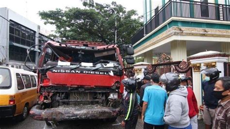 Soal Kecelakaan Maut Di Balikpapan Polisi Duga Truk Tronton Over