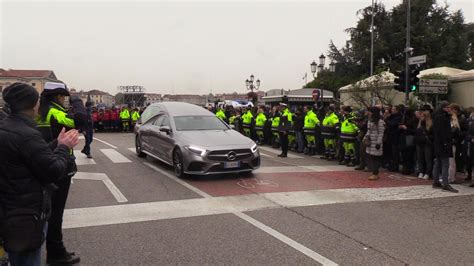 Funerali Giulia Cecchettin L Uscita Del Feretro Dalla Basilica Di