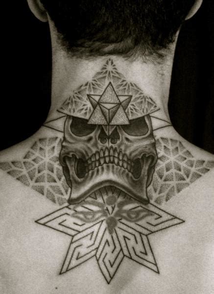 Totenkopf R Cken Nacken Dotwork Tattoo Von Holy Trauma