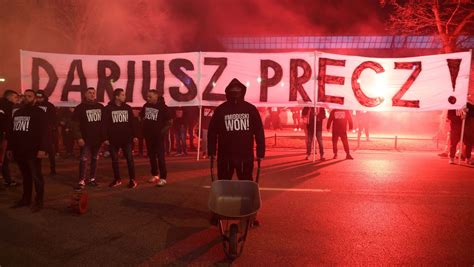 Kibice Legii Warszawa Protestowali Przeciwko Dariuszowi Mioduskiemu