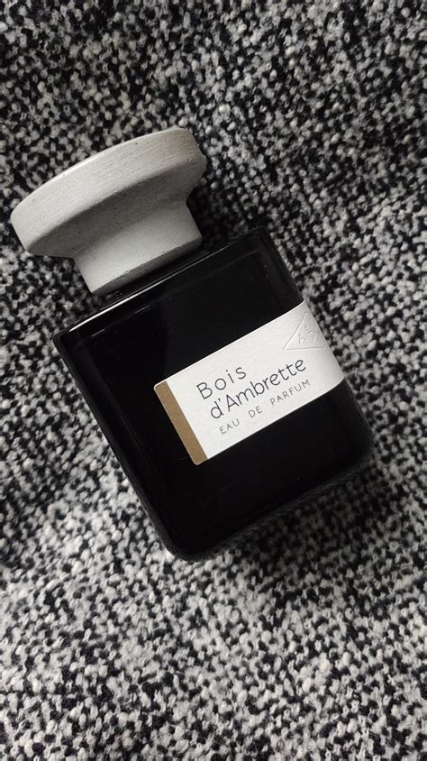 Bois D Ambrette Atelier Materi Parfum Un Parfum Pour Homme Et Femme 2019