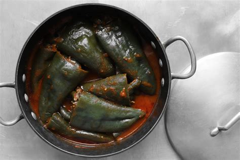 weeknight vegan pepper dolma - Cardamom and Tea